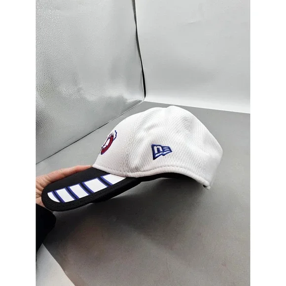 New Era Buffalo Bills B-LO Snow Hat 39THIRTY Stretch Fit Cap White L/XL NFL - Picture 2 of 6